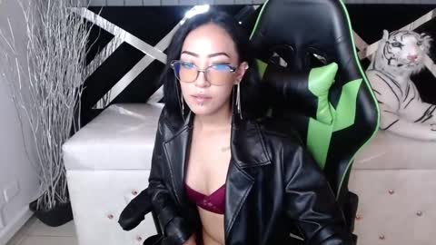 Victoria  online show from 01.11.25