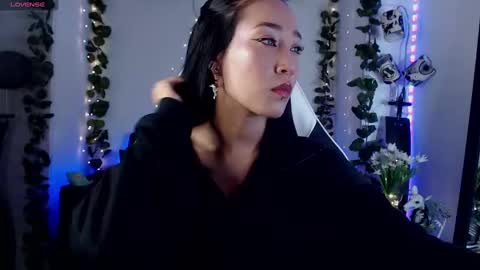 Victoria  online show from 10.07.25