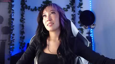 Victoria  online show from 11.20.25