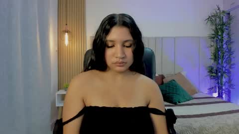 Snapshot of victoria_rossee chatting on 04.17.26 VICTORIA online show from 04.17.26