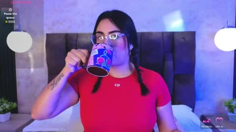 Victoria Andrade online show from 05.17.26