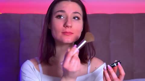 Victoria online show from 02.19.25