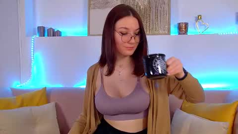 Victoria online show from 03.04.25