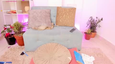 Victoria online show from 04.19.26