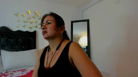 Snapshot of victoriacg chatting on 04.23.26 victoriacg online show from 04.23.26
