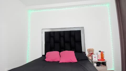 VICTORIA online show from 02.28.25