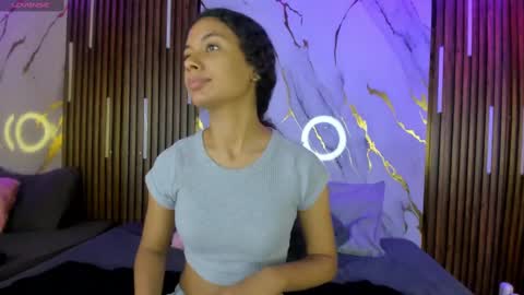 Snapshot of victoriaduarte chatting on 09.20.25 Victoria online show from 09.20.25