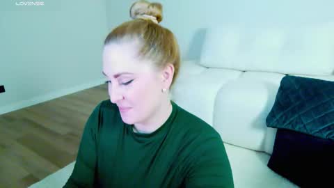 Snapshot of victoriafalls chatting on 11.14.25 Miss V online show from 11.14.25