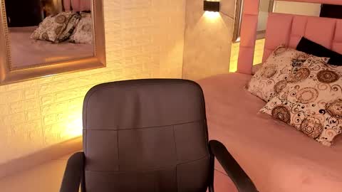 VICTORIA online show from 01.22.25