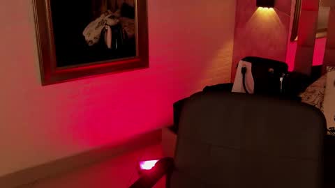 VICTORIA online show from 02.11.25