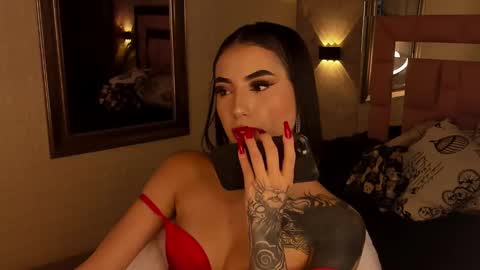 VICTORIA online show from 02.25.25