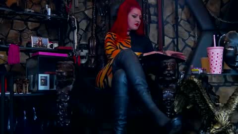 Victoria Heller online show from 01.09.25