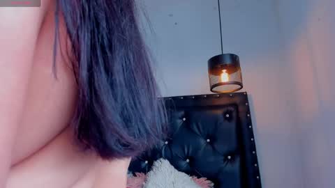 Victoria  online show from 04.18.26