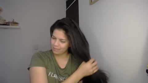 Snapshot of victorialg chatting on 09.16.25 victorialg online show from 09.16.25