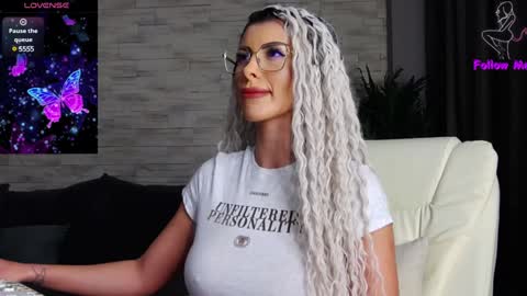 Victoria online show from 12.14.24