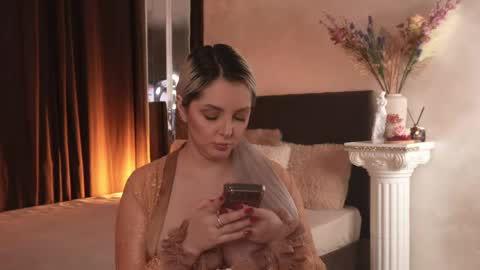 Snapshot of victoriamorrone chatting on 05.11.26 Diddy online show from 05.11.26