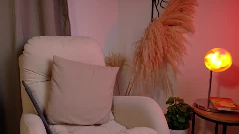 VictoriaNova online show from 02.26.26