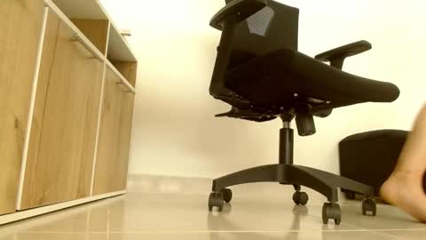 Victoria online show from 02.23.26