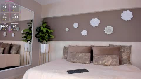 Victoria Shelby  online show from 02.20.26