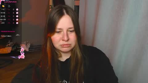 Snapshot of victoriassecrets_ chatting on 12.22.25 victoriassecrets_ online show from 12.22.25