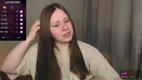 Snapshot of victoriassecrets_ chatting on 04.13.26 victoriassecrets_ online show from 04.13.26