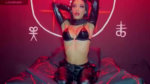 Snapshot of victoriavampire666 chatting on 09.16.25 Victoria Vampire online show from 09.16.25