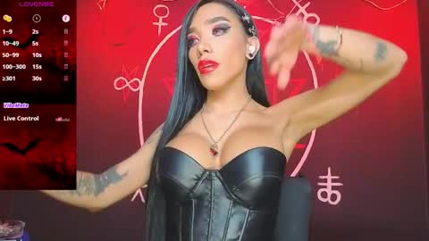 Snapshot of victoriavampire666 chatting on 11.11.25 Victoria Vampire online show from 11.11.25