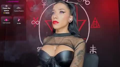 Snapshot of victoriavampire666 chatting on 11.22.25 Victoria Vampire online show from 11.22.25