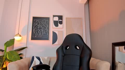 Snapshot of victoriia_vixen chatting on 01.13.26 Victoria Vixen online show from 01.13.26