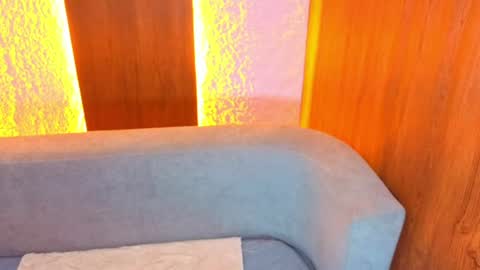 Live 1000pm 600am COLOMBIAN HOUR online show from 07.12.26