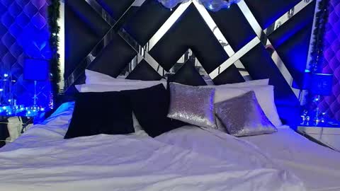 victtoria lee online show from 12.22.25