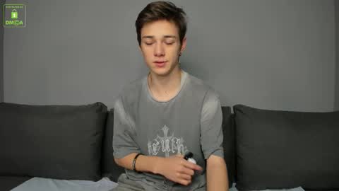 Snapshot of viego_pattel chatting on 10.30.25 Viego Pattel online show from 10.30.25