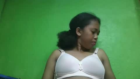 Snapshot of vierge28430 chatting on 04.22.26 vierge28430 online show from 04.22.26
