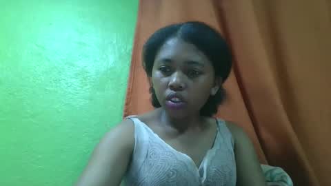 Snapshot of vierge28430 chatting on 04.22.26 vierge28430 online show from 04.22.26