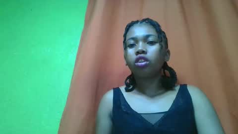 Snapshot of vierge28430 chatting on 05.06.26 vierge28430 online show from 05.06.26