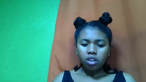 Snapshot of vierge28430 chatting on 05.22.26 vierge28430 online show from 05.22.26