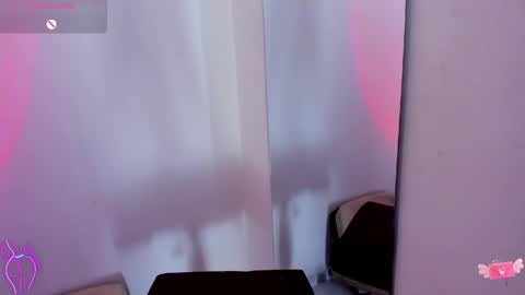 Snapshot of viioleett_cum chatting on 05.19.26 viioleett_cum online show from 05.19.26