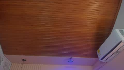 Viiolett online show from 11.08.25