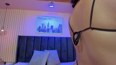 Viiolett online show from 11.15.25