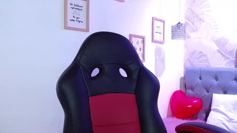 viioleta online show from 02.15.25