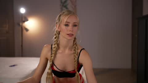 vika54784 online show from 10.31.25