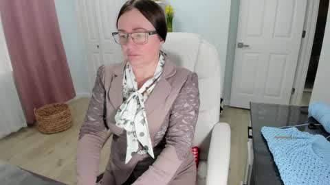 Snapshot of vika7333 chatting on 02.15.25 Ukrainian-woman online show from 02.15.25