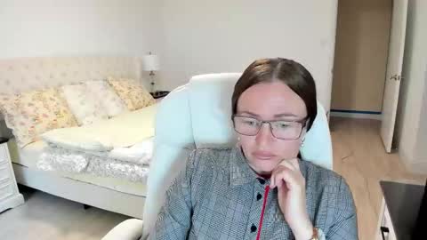 Snapshot of vika7333 chatting on 09.13.25 Ukrainian-woman online show from 09.13.25