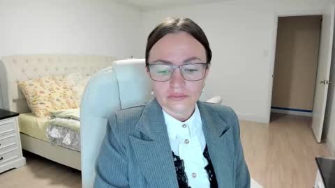 Snapshot of vika7333 chatting on 09.20.25 Ukrainian-woman online show from 09.20.25