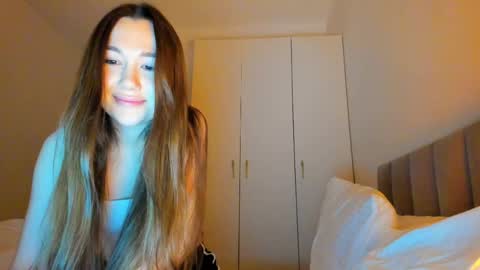 Snapshot of vikawels chatting on 05.27.26 Vika online show from 05.27.26