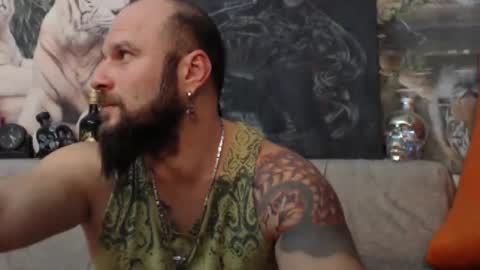 Snapshot of viking_me chatting on 01.13.25 viking online show from 01.13.25