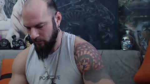 Snapshot of viking_me chatting on 01.15.25 viking online show from 01.15.25