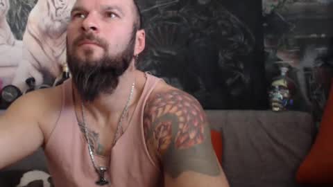 Snapshot of viking_me chatting on 01.19.25 viking online show from 01.19.25