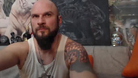 Snapshot of viking_me chatting on 01.20.25 viking online show from 01.20.25