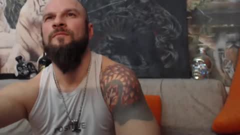 Snapshot of viking_me chatting on 01.22.25 viking online show from 01.22.25